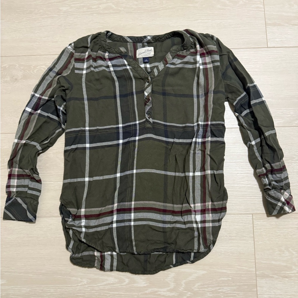 ✨Universal Thread Green Plaid Button Down Shirt - Picture 2 of 10